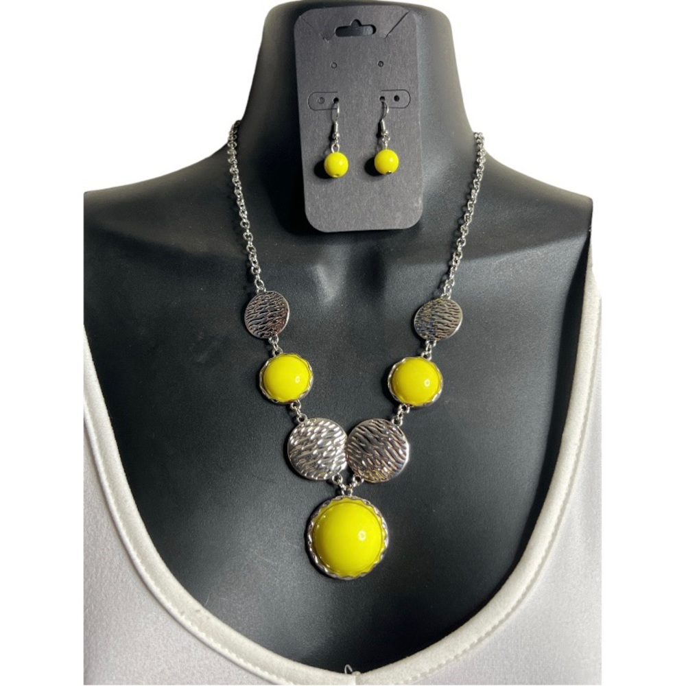 Silver and yellow dash ok necklace
